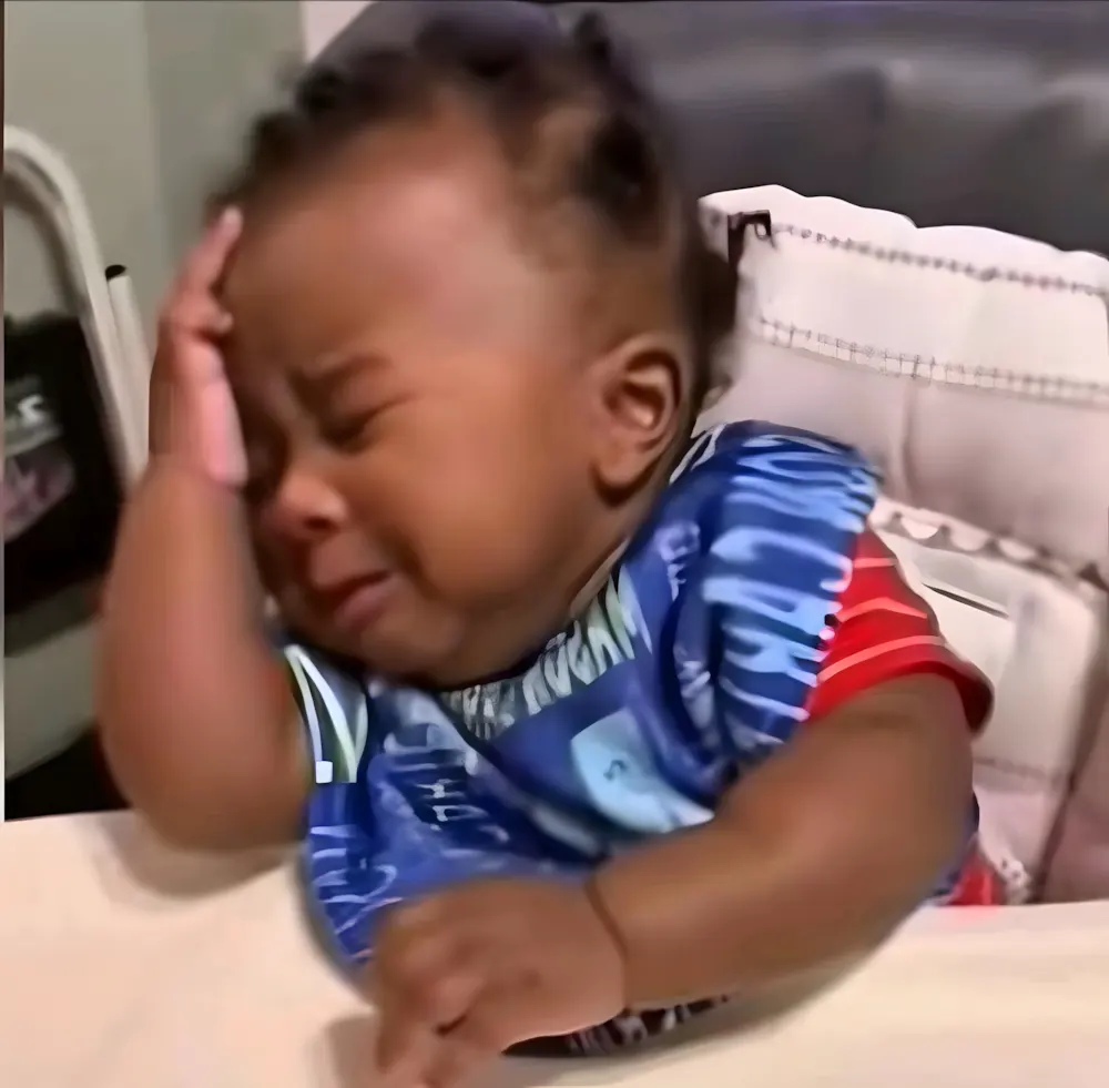 Huhu meme của những ngày lương chưa về kịp.