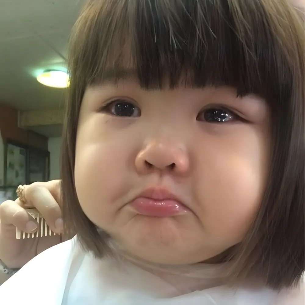 Ảnh meme khóc chuẩn cảm xúc sau một ngày dài.