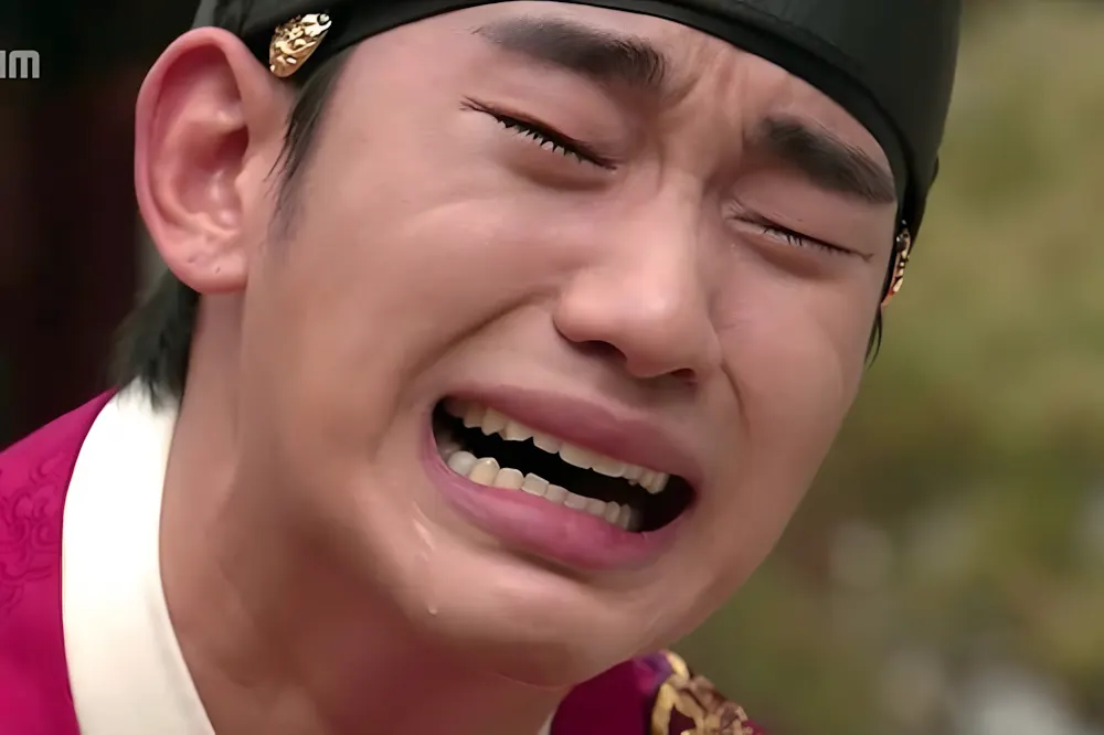 Meme nằm khóc vì game thủ đồng đội quá khó hiểu.