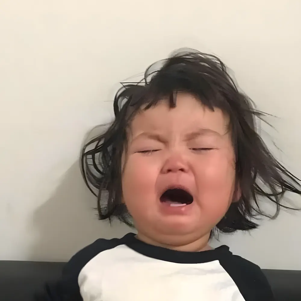 Meme khóc cute nhưng nỗi đau thì không hề cute.