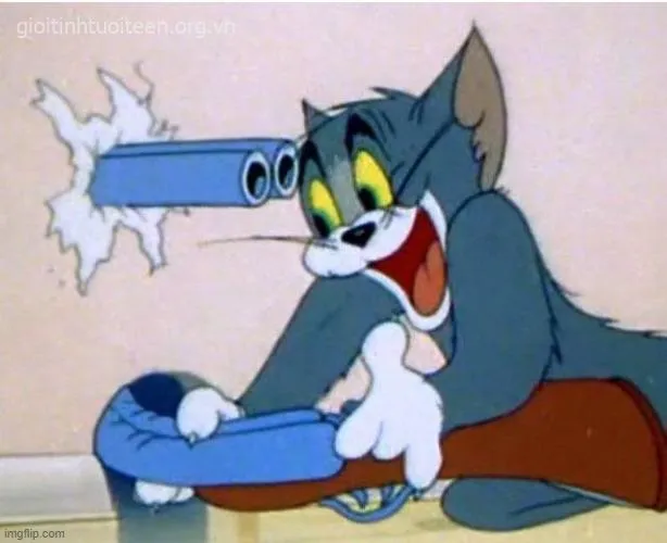 Ảnh Tom và Jerry cười giòn giã trong bữa tiệc.