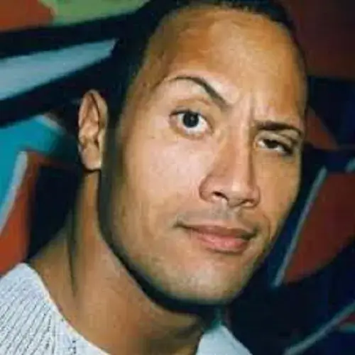 Ảnh meme The Rock nghi ngờ khi nhíu mày liếc mắt