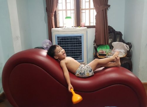 Ghế tình yêu meme – Bộ ảnh chế trượt ván siêu hài bựa