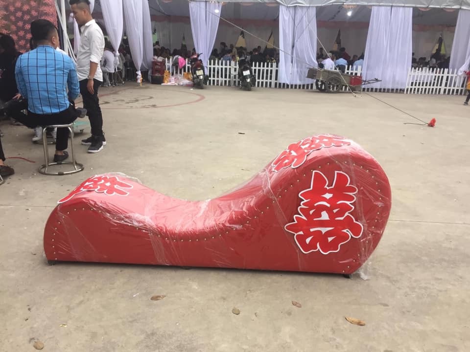 Ảnh Chế) Meme ghế tình yêu bựa không ngậm được mồm