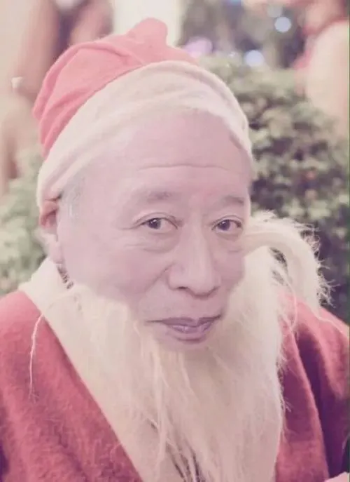 Ảnh chế ông già Noel Tokuda với ánh mắt từng trải khiến dân mạng thích thú