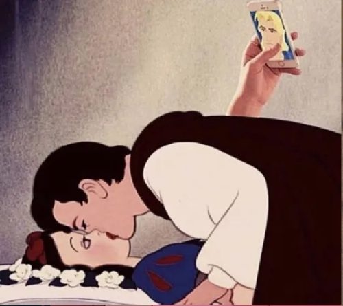 Meme công chúa ngủ trong rừng – Khoảnh khắc chế siêu hài