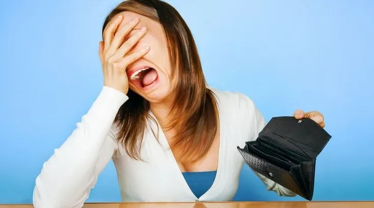 Hết sạch tiền vẫn cố cười cho ngầu