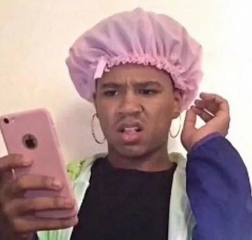 Meme ngỡ ngàng được dùng để phản hồi comment kiểu “Ủa là sao?”