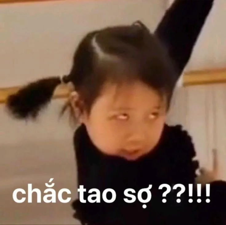 Meme hài ánh nhìn dỗi hờn tinh nghịch