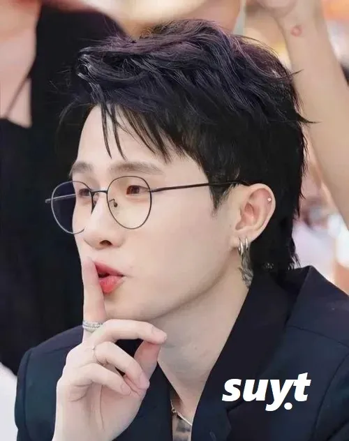 Khi drama nổ, dân mạng thả meme suỵt cực nhanh