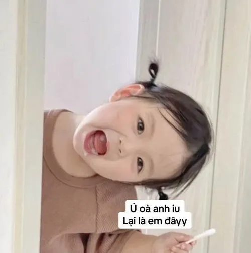 Meme hi bạn thân nhìn thấy vui liền