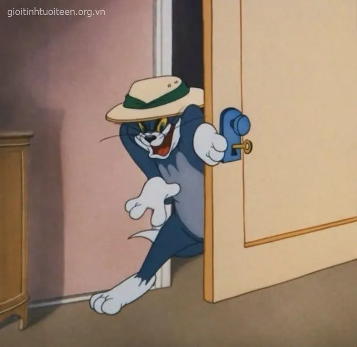 Ảnh Tom gương mặt căng thẳng chuẩn bị đối đầu Jerry.