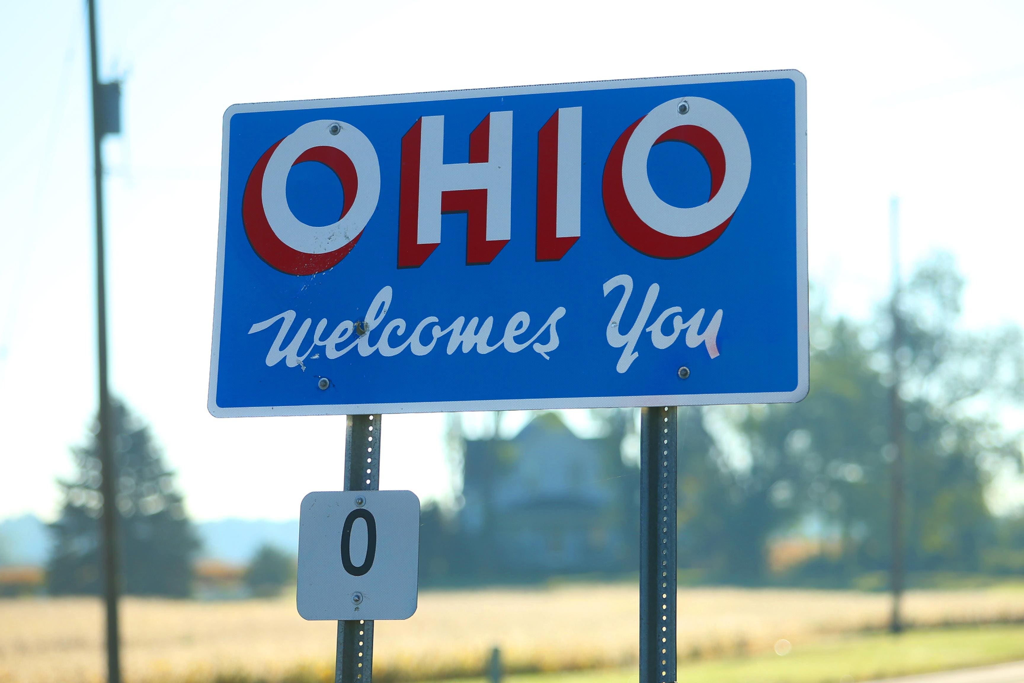 Ohio meme và bộ ảnh chế hài hước được chia sẻ rộng rãi