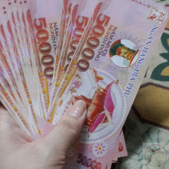 Khi trẻ con chỉ chăm chăm tìm người phát lì xì.