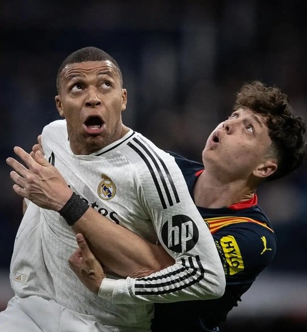 999+ Meme Mbappe hài hước, biểu cảm cực mặn khuấy đảo mạng xã hội