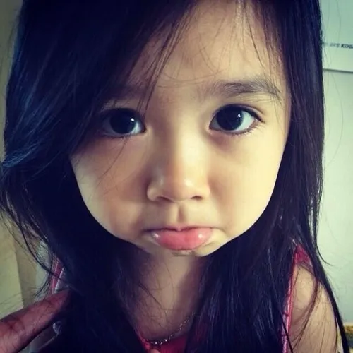 Meme bĩu môi dỗi nhẹ mà cute quá trời