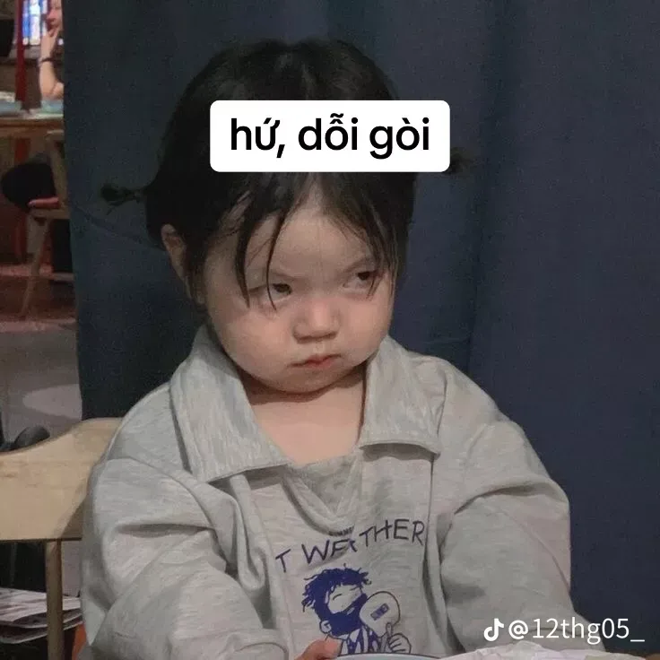 Em bé khóc nhưng đáng yêu đến mức không nỡ dỗ