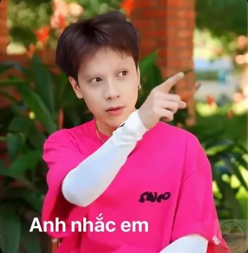 Trend “anh nhắc em” đổ bộ khắp Facebook và TikTok