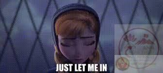 Let me in meme guy khiến mọi pha năn nỉ thêm phần hài.