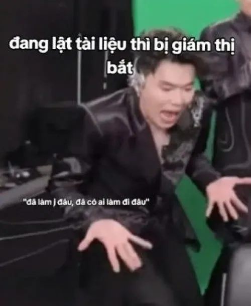 Ảnh chế có ai làm gì đâu biểu cảm vô tội.