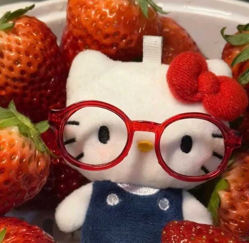 Hình avatar Hello Kitty cute với khuôn mặt cực đáng yêu