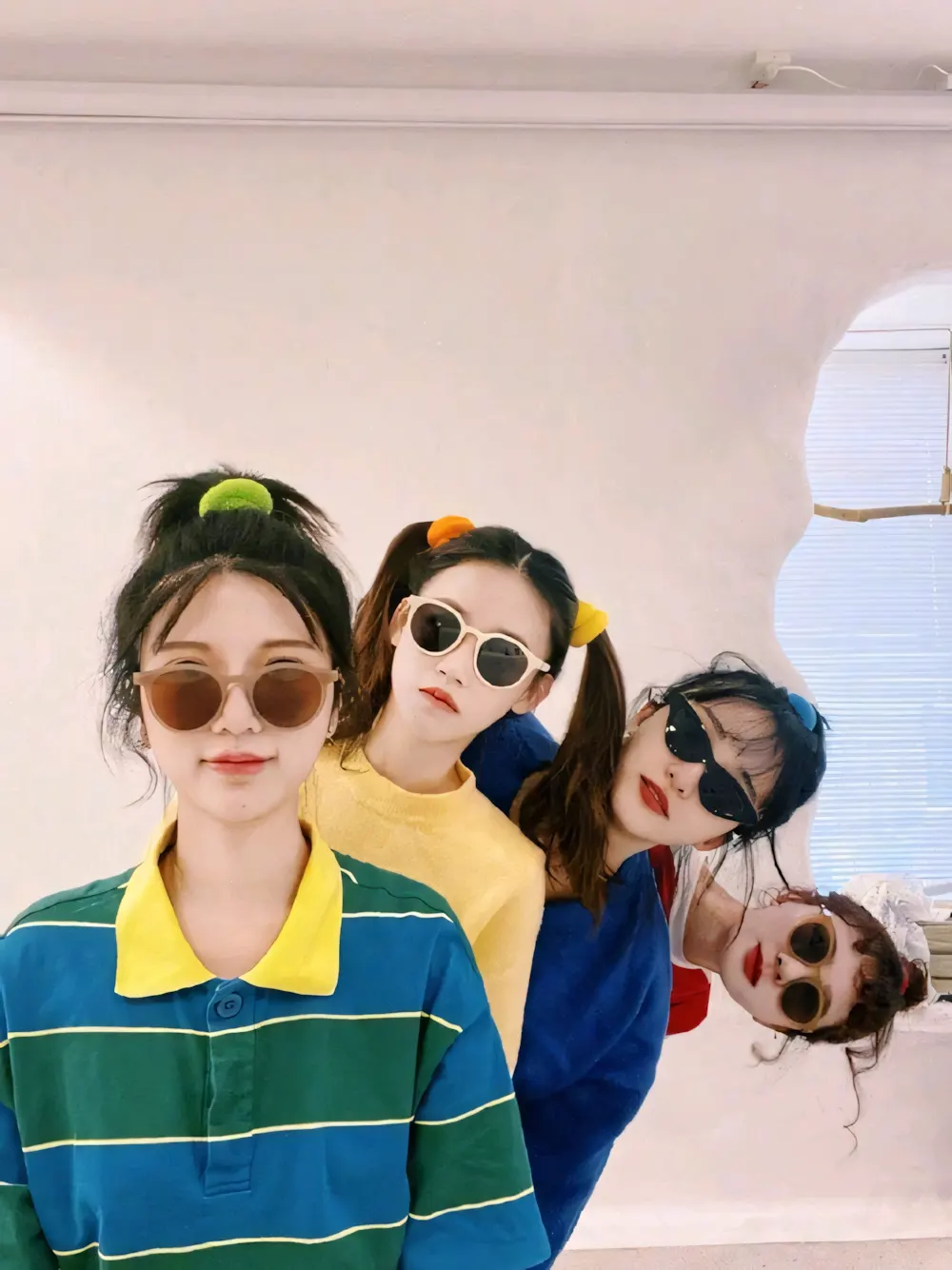 anh nhom 4 nguoi bua 7