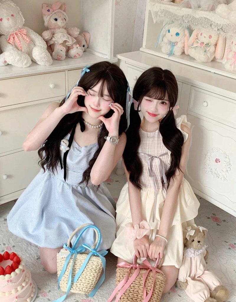 Ảnh avatar đôi bạn thân nữ vô tri cute cho ảnh đại diện đôi